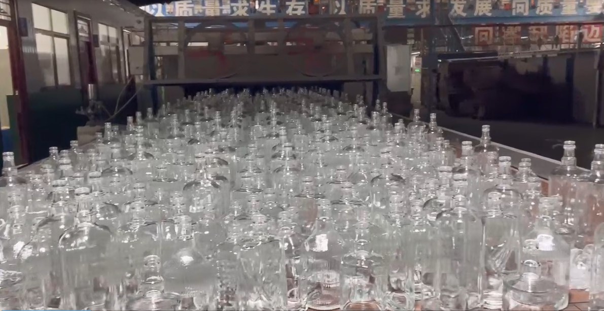 玻璃酒瓶厂视频
